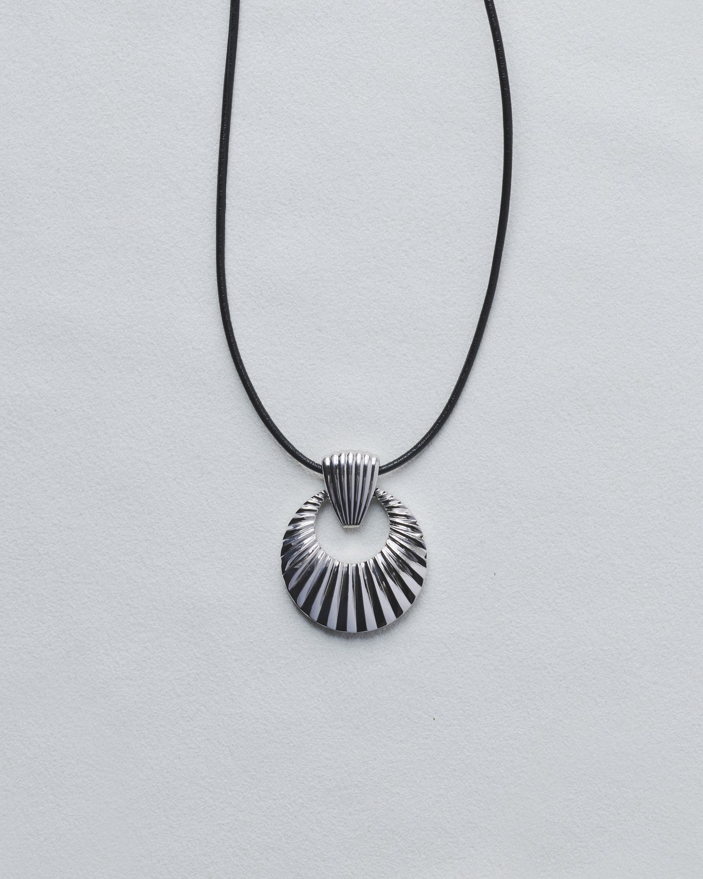 SUN NECKLACE | 251010