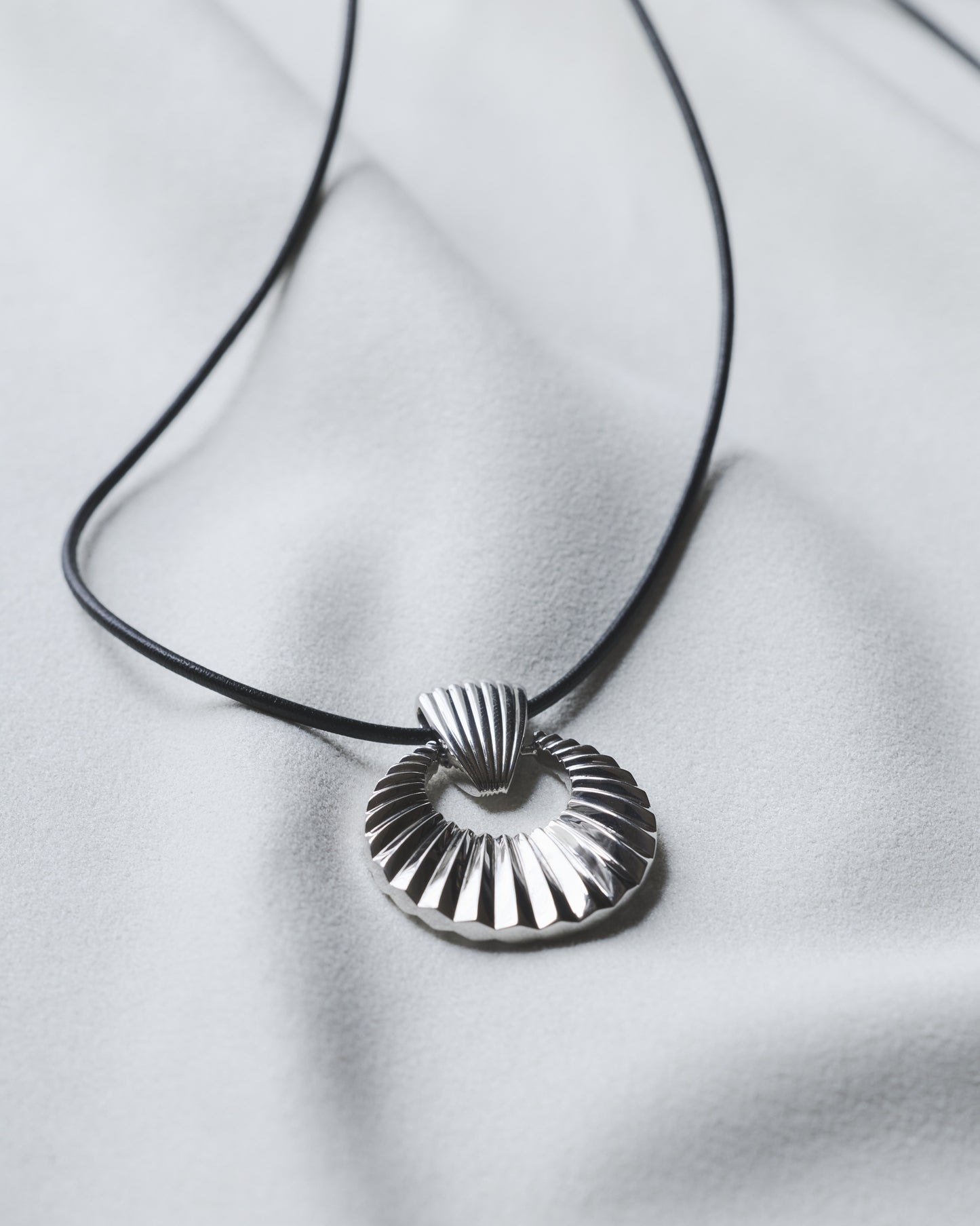 SUN NECKLACE | 251010